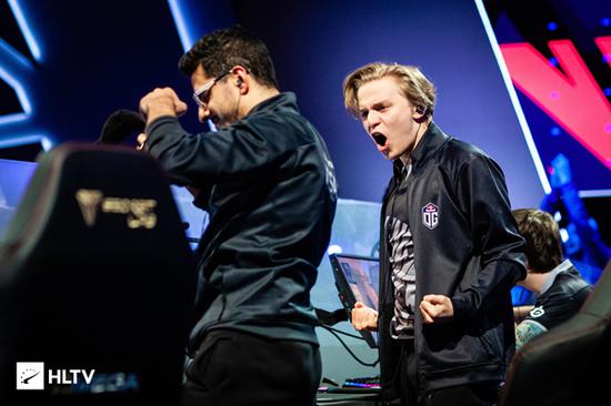 积核发布强劲 A8 Max 迷你主机 配备 AMD R98945HS