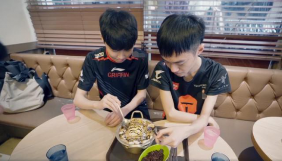 英雄联盟S15总决赛开幕式邓紫棋精彩演出引热议